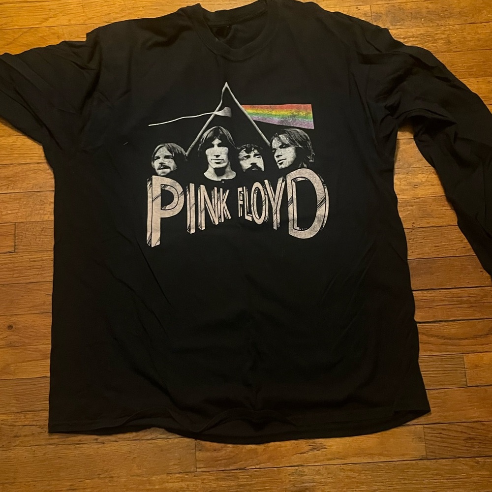 Pink Floyd shirt